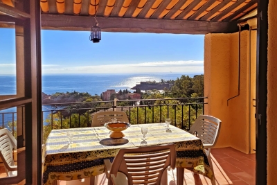 Maison &agrave; louer &agrave; THÉOULE-SUR-MER  - 3 pi&egrave;ces - 65 m&sup2; 