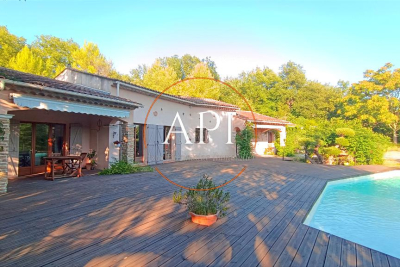 Maison à vendre à CALLIAN  - 5 pièces - 200 m² 