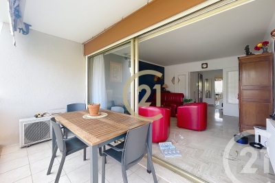 Appartement &agrave; vendre &agrave; CANNES-LA-BOCCA  - 4 pi&egrave;ces - 79 m&sup2; 
