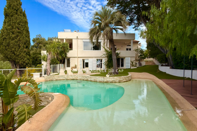 Maison à vendre à LES ISSAMBRES  - 6 pièces - 390 m² 