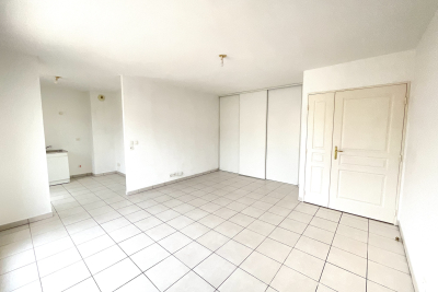 Appartement &agrave; louer &agrave; GOLFE JUAN  - 2 pi&egrave;ces - 48 m&sup2; 