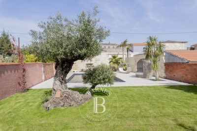 Maison à vendre à BORDEAUX Capucins-Victoire 6 - 12 pièces - 377 m² 