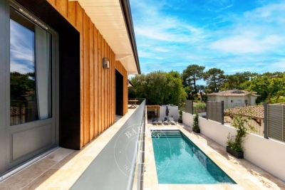 Maison à louer à PYLA-SUR-MER Sainte-Hélène - 7 pièces - 270 m² 