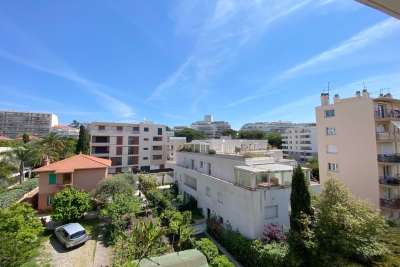 Appartement &agrave; vendre appartement terrasse les pins 