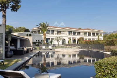 House to rent in ST-JEAN-CAP-FERRAT Ouest - 9 rooms - 3540 m² 