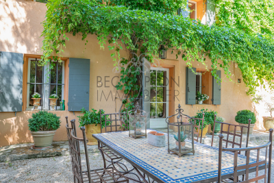 Maison &agrave; vendre &agrave; Aix-en-Provence  - 7 pi&egrave;ces 300 m&sup2; 