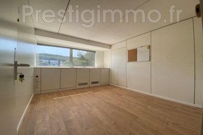 Commerce à louer à VALLAURIS   - 14 m² 