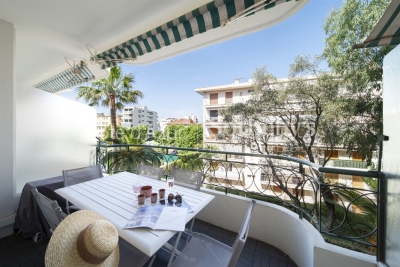 Appartement à vendre à CANNES Ariane-Ripert - 2 pièces - 46 m² 