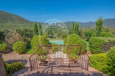 House for sale in PLAN-DE-LA-TOUR  - 8 rooms - 20000 m&sup2; 