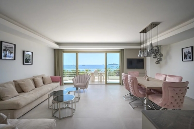 Apartment for sale in CANNES Arenas-Aeroport - 3 rooms - 75 m² 