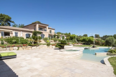 Villa à Mougins &agrave; louer à partir de 18 000 € / semaine, Photo 1