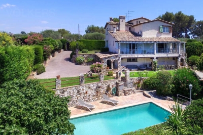 Maison &agrave; vendre piscine jardin cagnes sur mer 