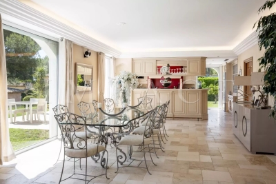 Villa à Mougins &agrave; louer à partir de 18 000 € / semaine, Photo 12