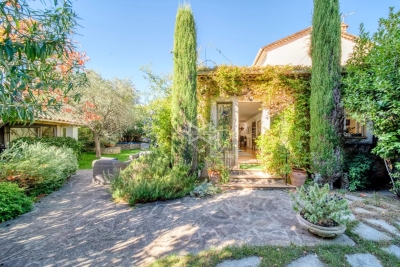 Maison &agrave; vendre &agrave; MOUGINS  - 6 pi&egrave;ces - 150 m&sup2; 