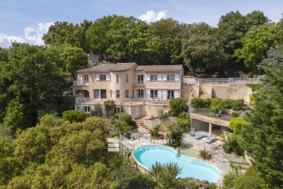 House for sale in FRÉJUS Pont de Suve - 7 rooms - 216 m² 