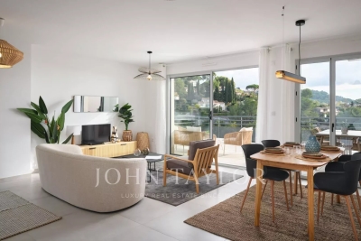 Apartment for sale in CANNES  - 5 rooms - 157 m&sup2; 