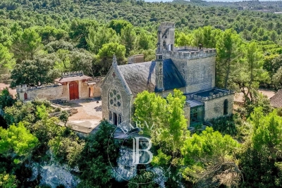 Maison à vendre à AIX-EN-PROVENCE Morgiou-Hauts de Mazargues - 10 pièces - 490 m² 