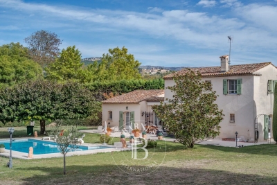 Maison à vendre à CHATEAUNEUF-GRASSE Vallee de Gorbio - 6 pièces - 260 m² 