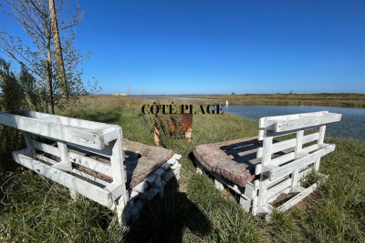 Maison à vendre à ST JUST LUZAC  - 3 pièces - 300 m² 