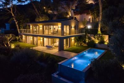 Maison à louer à ROQUEBRUNE-CAP-MARTIN  - 4 pièces - 1000 m² 
