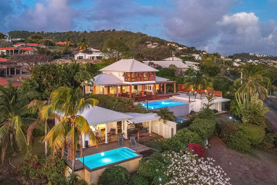 Maison à vendre à CASE PILOTE  - 9 pièces - 200 m² 