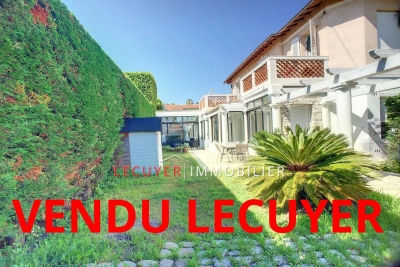 Appartement à vendre à GOLFE JUAN  - 5 pièces - 151 m² 