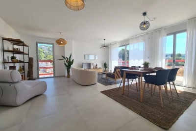 Appartement &agrave; vendre &agrave; LE CANNET  - 5 pi&egrave;ces - 211 m&sup2; 