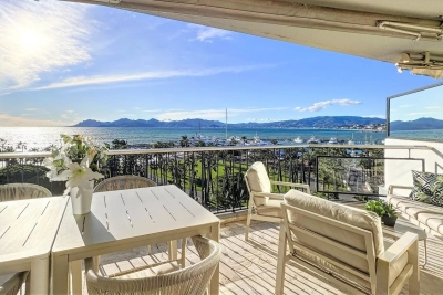 Appartement à louer à CANNES Ouest - 3 pièces - 95 m² 