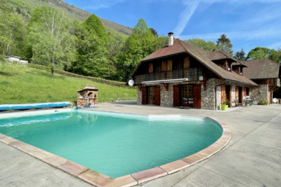 Maison à vendre à LE BOURGET-DU-LAC  - 8 pièces - 297 m² 