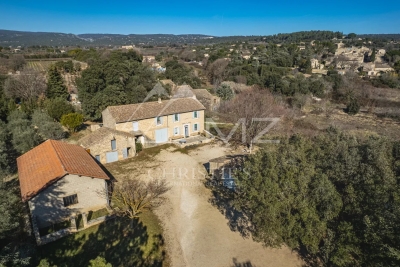 House for sale in GORDES  - 5 rooms - 450 m² 