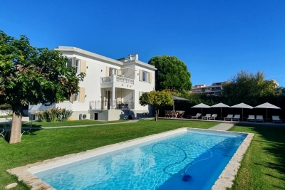 Maison à vendre à ST-LAURENT-DU-VAR Les Rascas-Les Pugets - 11 pièces - 370 m² 
