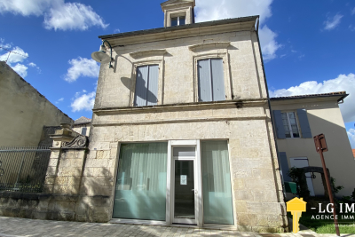 Maison à vendre à GEMOZAC Sud - 9 pièces - 222 m² 