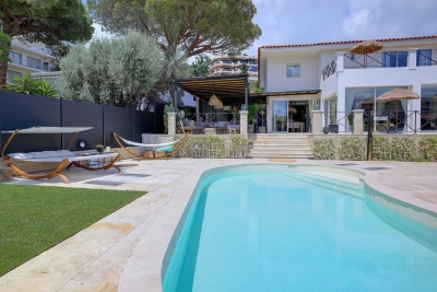 Maison à louer à CANNES Cantaron - 5 pièces - 300 m² 