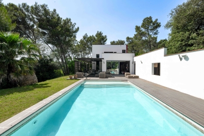 House for sale in NÎMES  - 8 rooms - 192 m² 