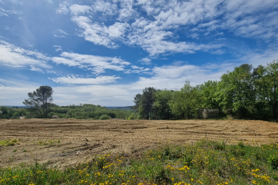 terrain à vendre à Nîmes   572 m² 