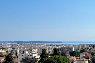 Appartement &agrave; louer &agrave; CANNES  - 4 pi&egrave;ces - 130 m&sup2; 