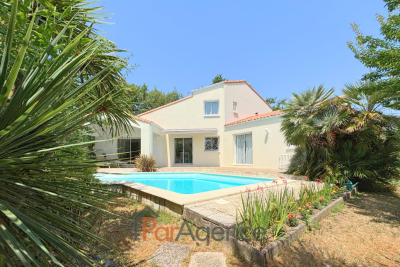 Maison à vendre à ROYAN Sud - 6 pièces - 200 m² 