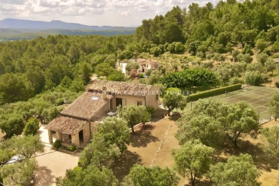 Maison à vendre à CALLAS  - 8 pièces - 185 m² 