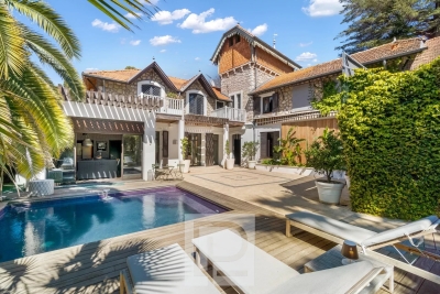 Maison &agrave; vendre &agrave; CANNES  - 8 pi&egrave;ces - 246 m&sup2; 
