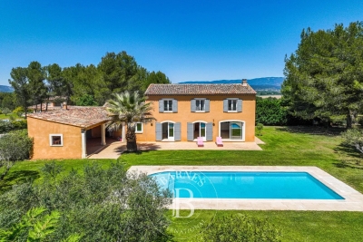 Maison à vendre à AIX-EN-PROVENCE Pont de Beraud - 6 pièces - 224 m² 