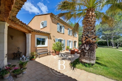 Maison &agrave; vendre &agrave; MEYRARGUES  - 6 pi&egrave;ces - 224 m&sup2; 