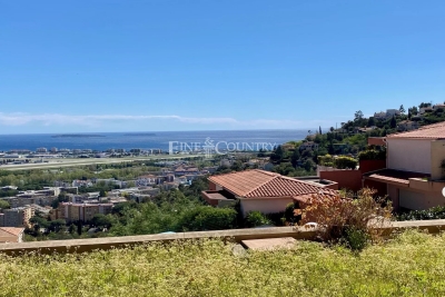 Appartement à vendre piscine vue sur mer mandelieu la napoule
