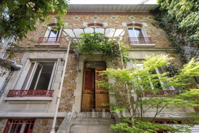 Maison à vendre à PARIS 15EME Sainte-Marguerite - 10 pièces - 370 m² 