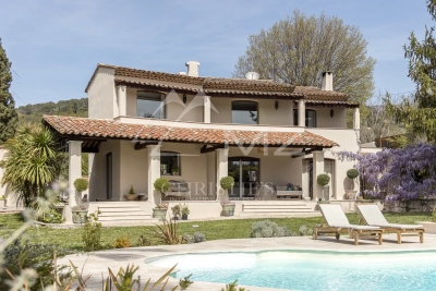 Maison &agrave; vendre &agrave; GRASSE Plascassier - 6 pi&egrave;ces - 238 m&sup2; 