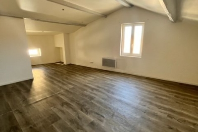 Appartement &agrave; louer &agrave; BÉZIERS  - 3 pi&egrave;ces - 80 m&sup2; 