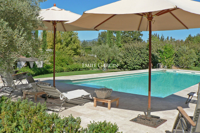 Maison à louer à LORIOL-DU-COMTAT Sérignan-du-Comtat - 8 pièces - 350 m² 