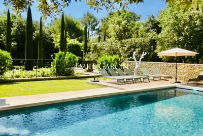 Maison à louer à ST-SATURNIN-LÈS-APT Sérignan-du-Comtat - 10 pièces - 350 m² 