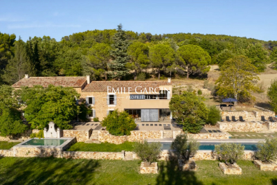 Maison à louer à ROUSSILLON Sainte-Cécile-les-Vignes - 15 pièces - 500 m² 