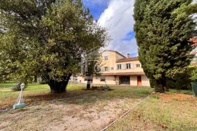 Maison &agrave; vendre &agrave; CALLIAN  - 20 pi&egrave;ces - 545 m&sup2; 