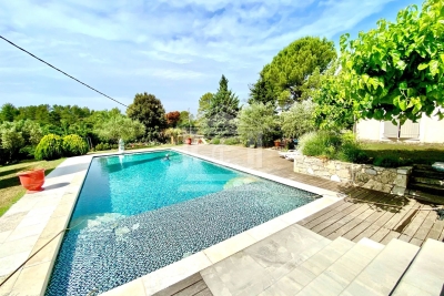 Maison à vendre à MONTAUROUX Montauroux - 6 pièces - 220 m² 